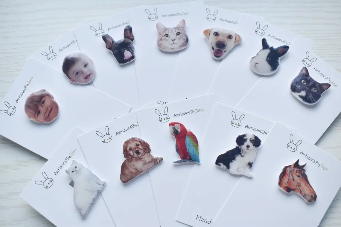 Customized Animals Cats And Dogs Epoxy Badge Pin