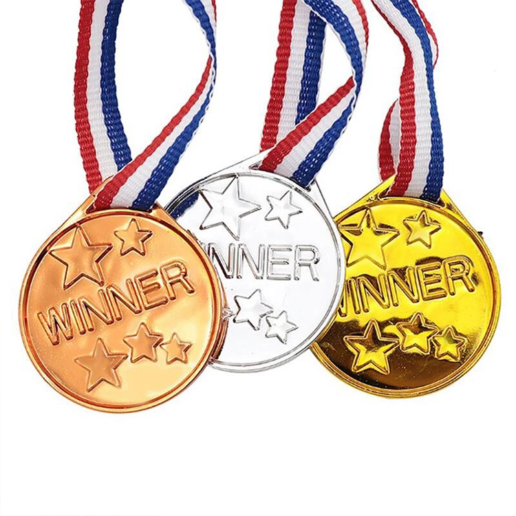 Pingat emas memanah yang disesuaikan