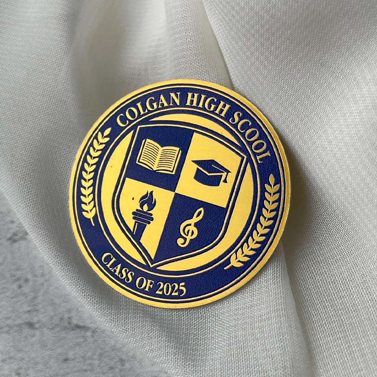 Custom-designed Noble Circular Gold-plated Commemorative Campus Badge