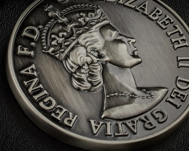 Ancient-style Silver-plated Metal Military Commemorative Medal