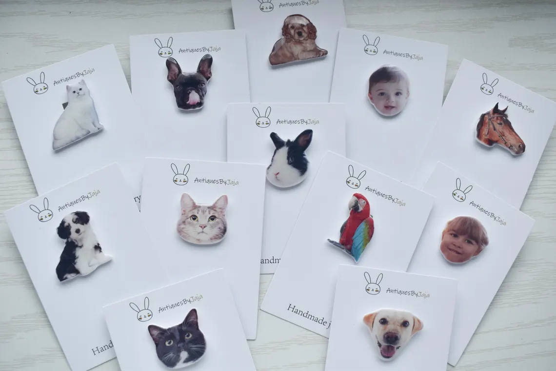 Customized Animals Cats And Dogs Epoxy Badge Pin