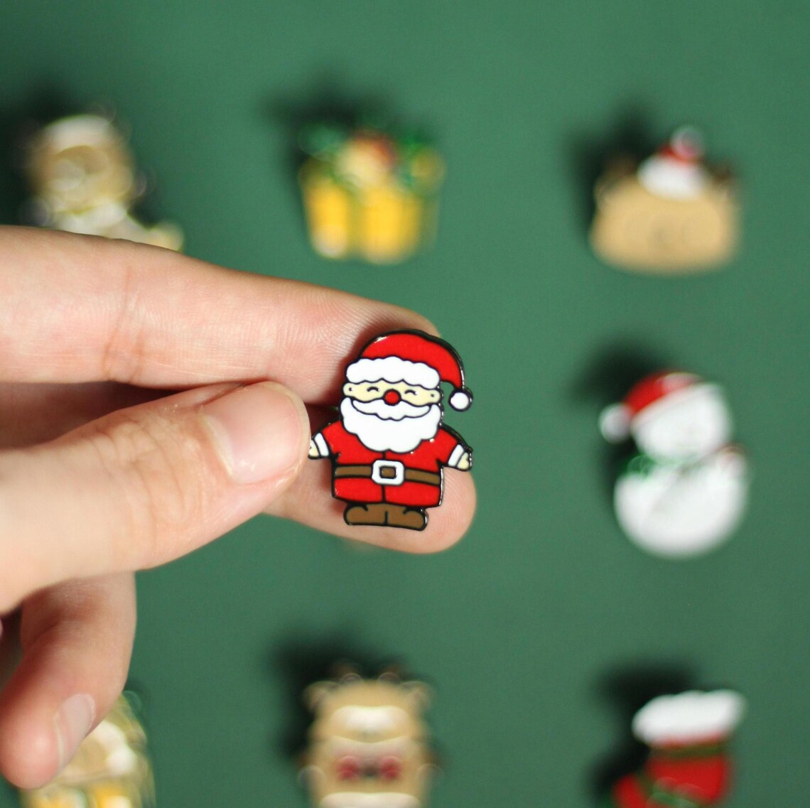 Customized Christmas Hard Enamel Commemorative Badge